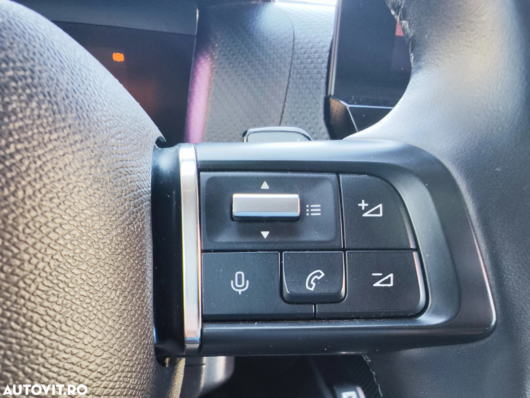 Citroën C4 BlueHDi 130 Stop&Start EAT8 FEEL PACK - 25