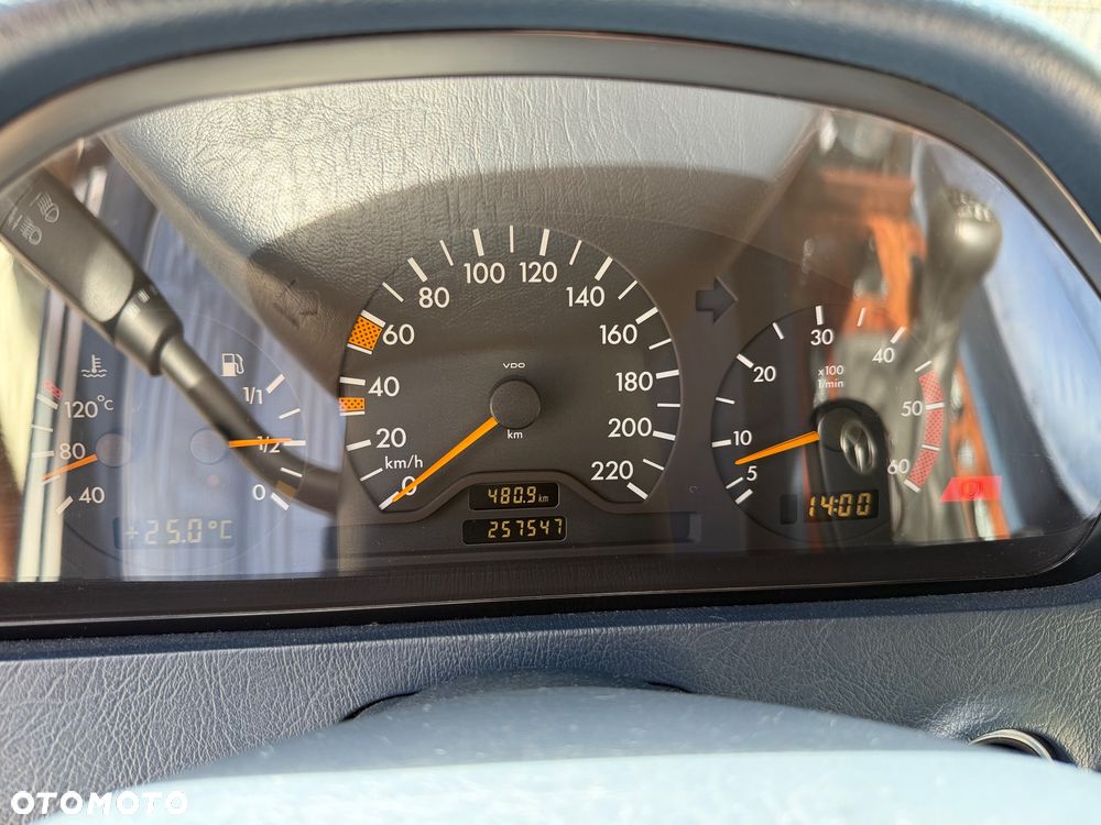 Mercedes-Benz Klasa C 220 CDI Elegance - 11