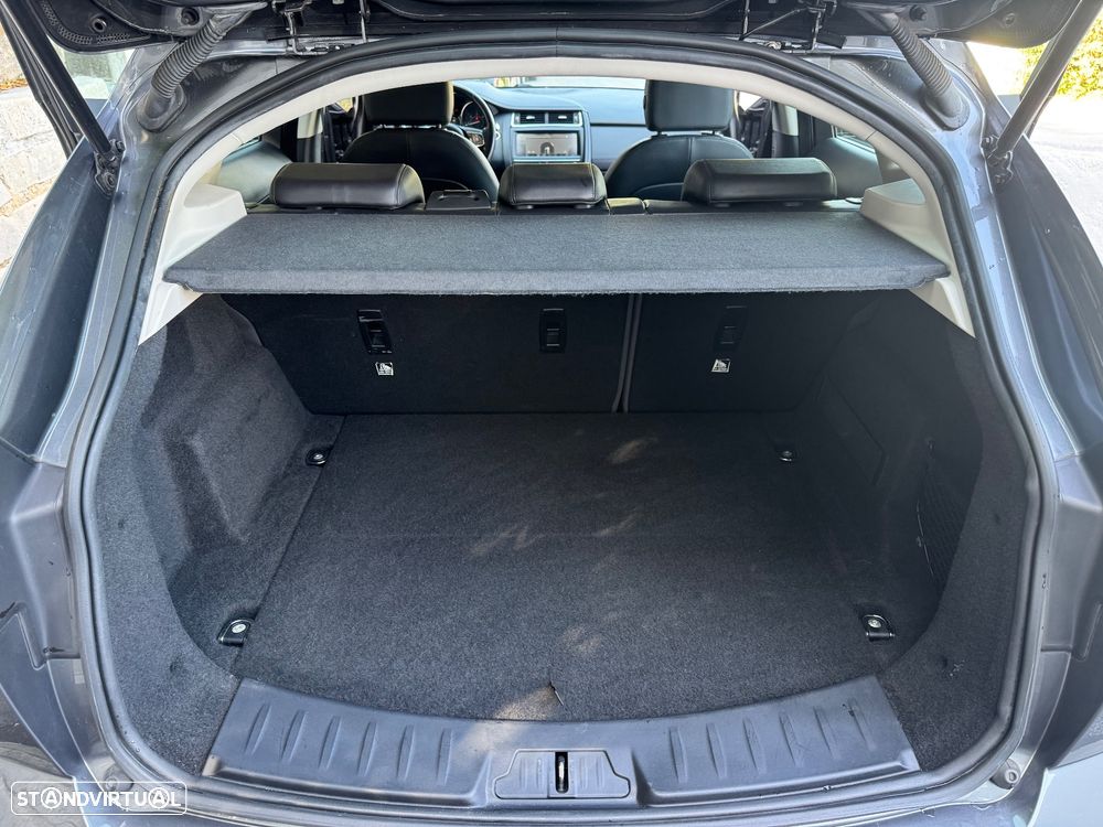 Jaguar E-Pace 2.0 i4D S - 28