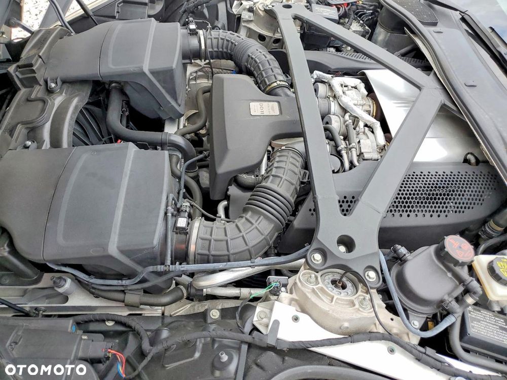 Aston Martin DB11 - 11