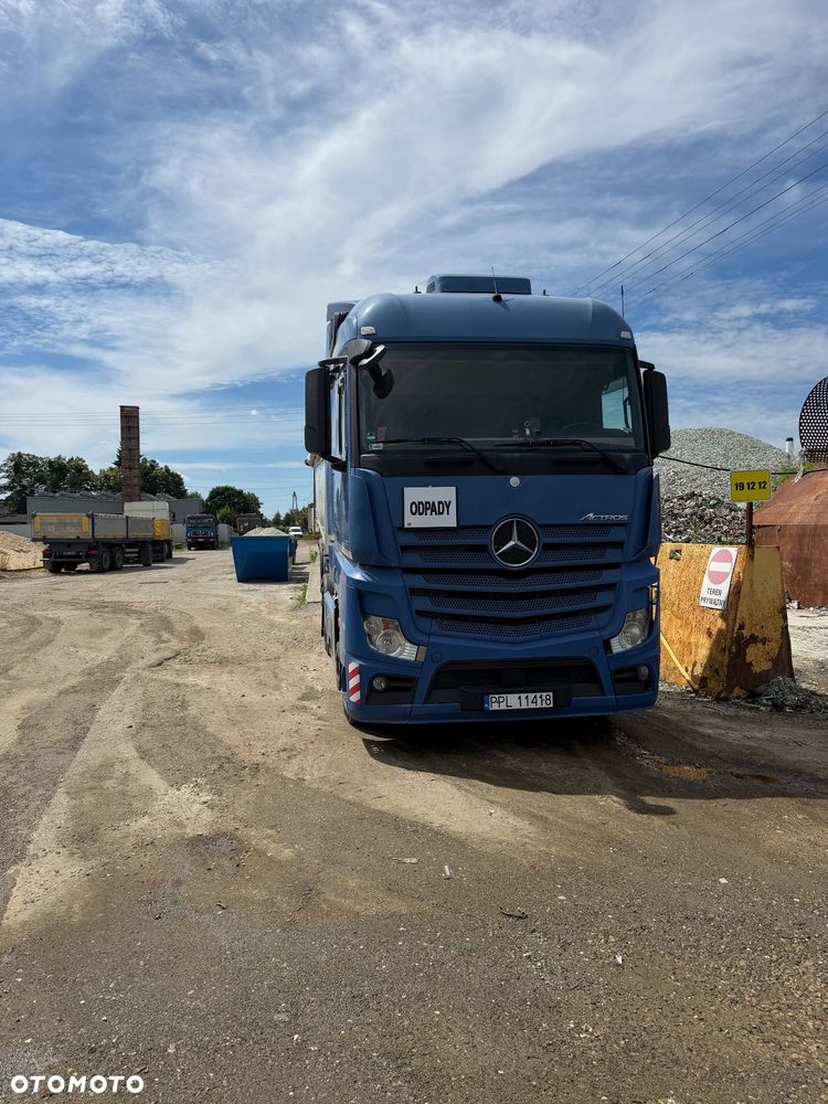 Mercedes-Benz Actros - 2