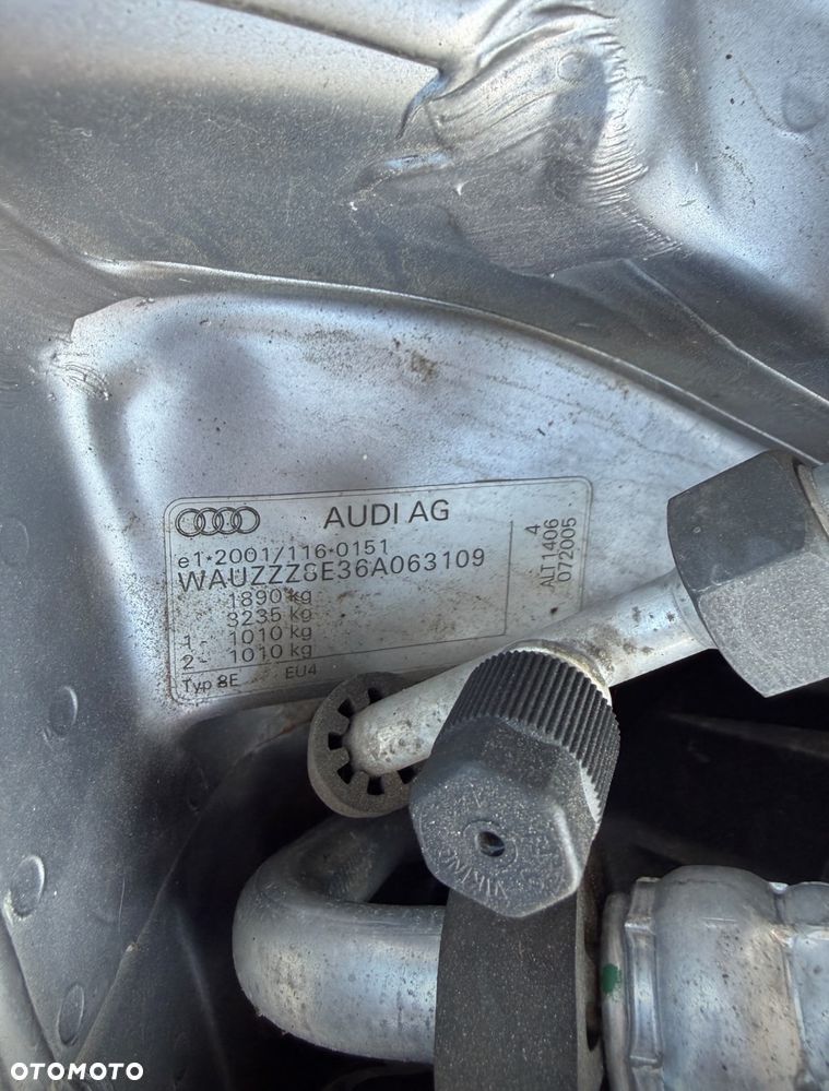 Audi A4 Limousine - 13