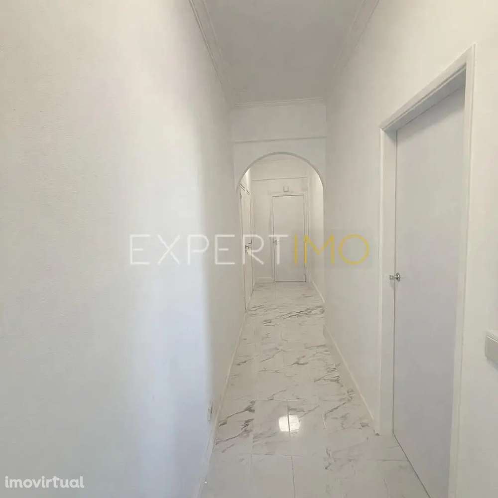 Apartamento com 3 quartos totalmente remodelado na Reboleira... - Grande imagem: 4/12