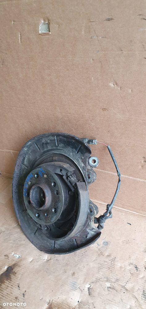 Zwrotnica prawy tył tylna prawa Mercedes ML W164 3.0 CDI - 3