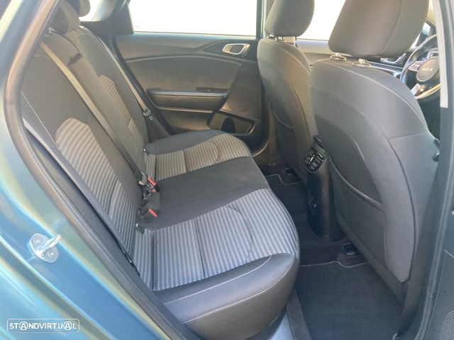 Kia Ceed 1.6 CRDi ECO-Dynamics+ (48V Mild-Hybrid) Platinum Edition - 39