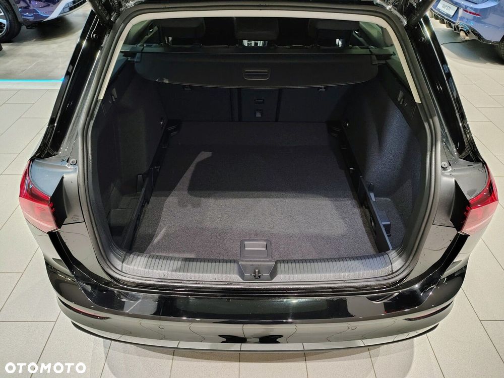 Volkswagen Golf - 10