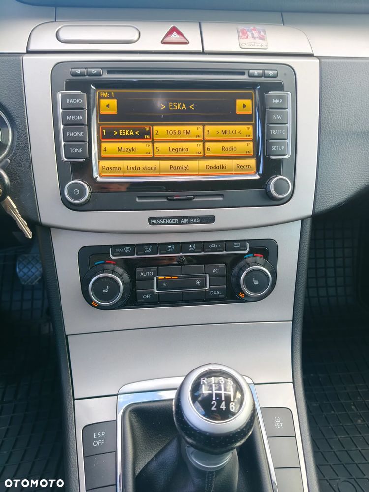 Volkswagen Passat 2.0 TDI DPF Highline - 20