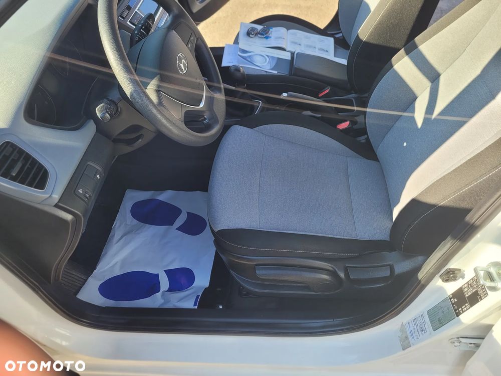 Hyundai i20 blue 1.2 Classic - 18