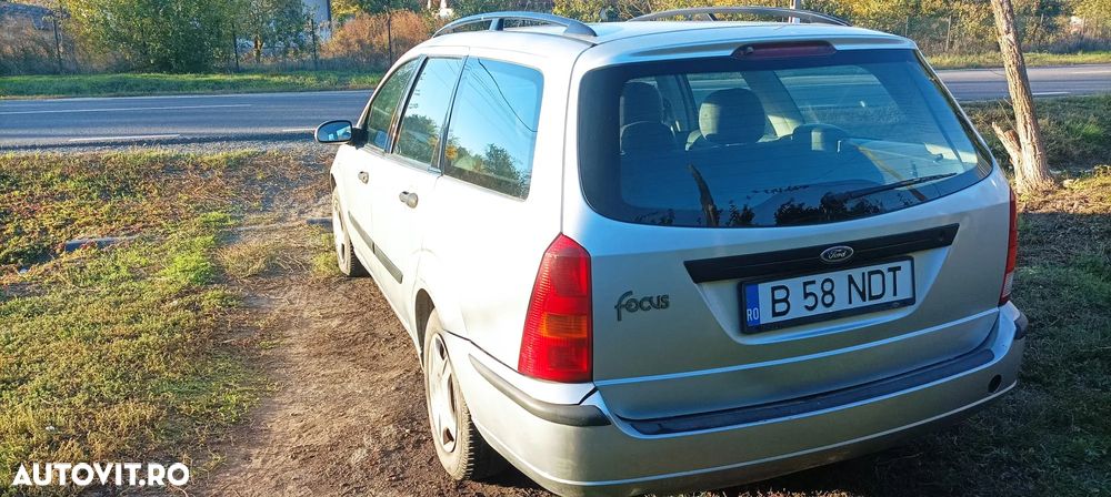 Ford Focus 1.6 16V Ambiente - 2