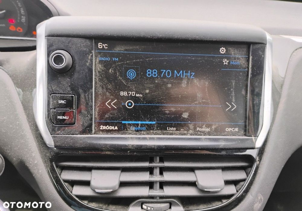 Peugeot 208 - 15