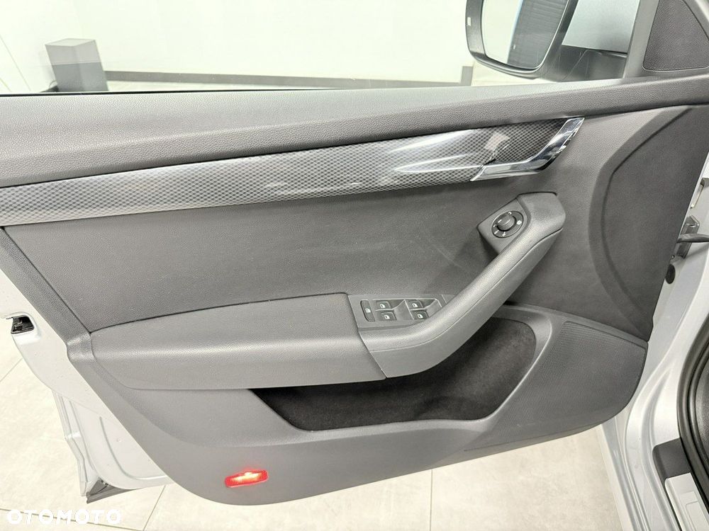 Skoda Octavia 2.0 TDI RS - 41