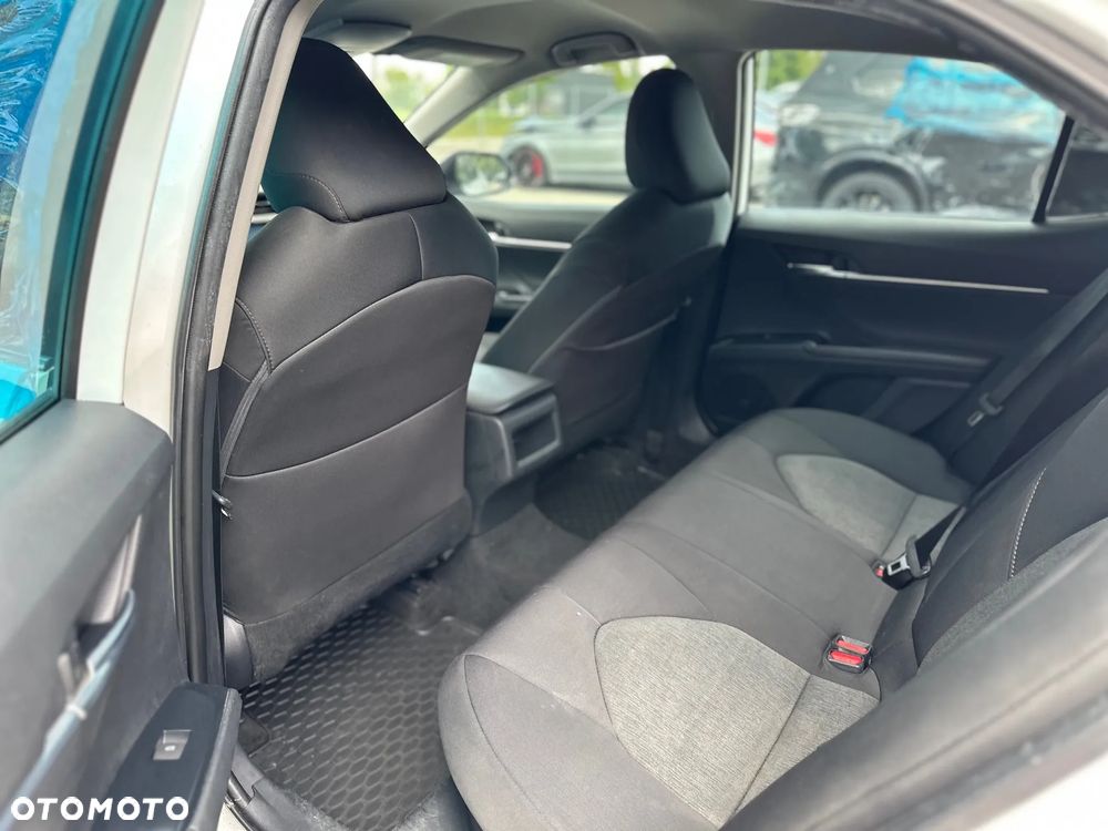 Toyota Camry - 11