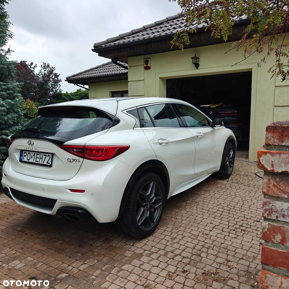 Infiniti Q30 1.6t Sport Tech 7DCT - 10
