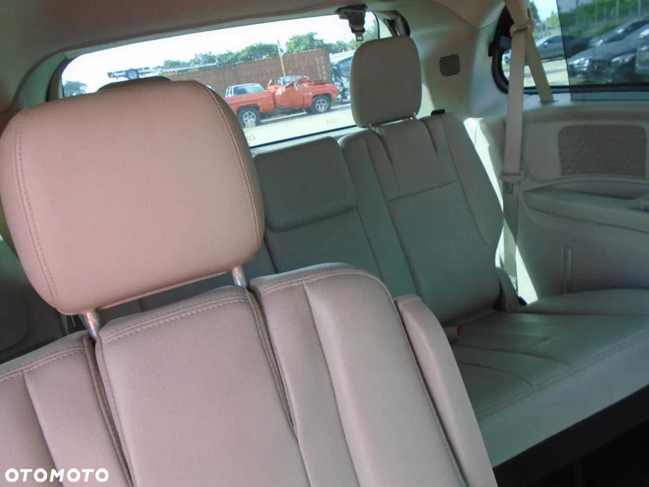 Chrysler Town & Country 3.6 Touring - 7