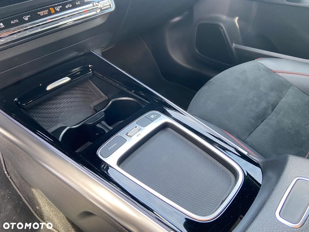 Mercedes-Benz Klasa B 220 4-Matic mHEV AMG Line 8G-DCT - 14