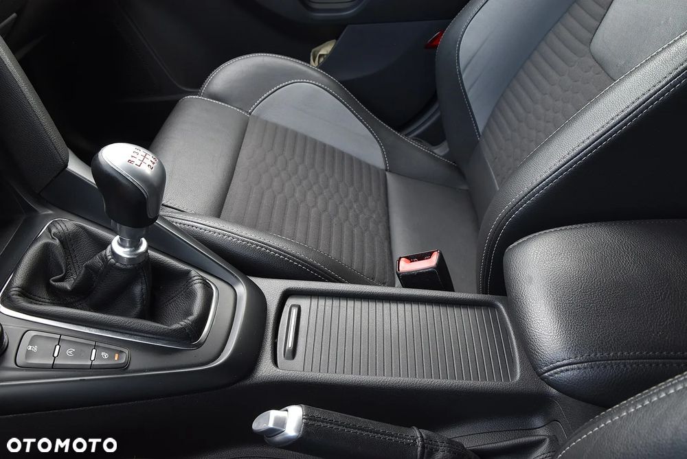 Ford Focus SW 2.0 TDCi ST - 38