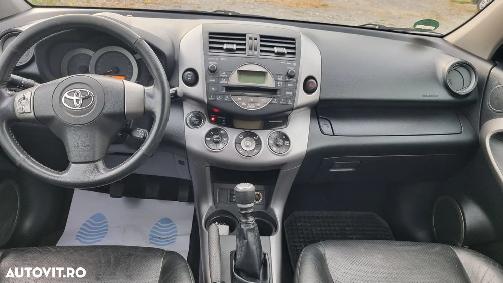 Toyota RAV4 2.2L D-CAT M/T Luxury - 7