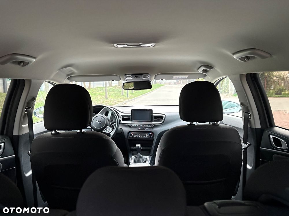 Kia Ceed 1.6 CRDi mHEV M - 11