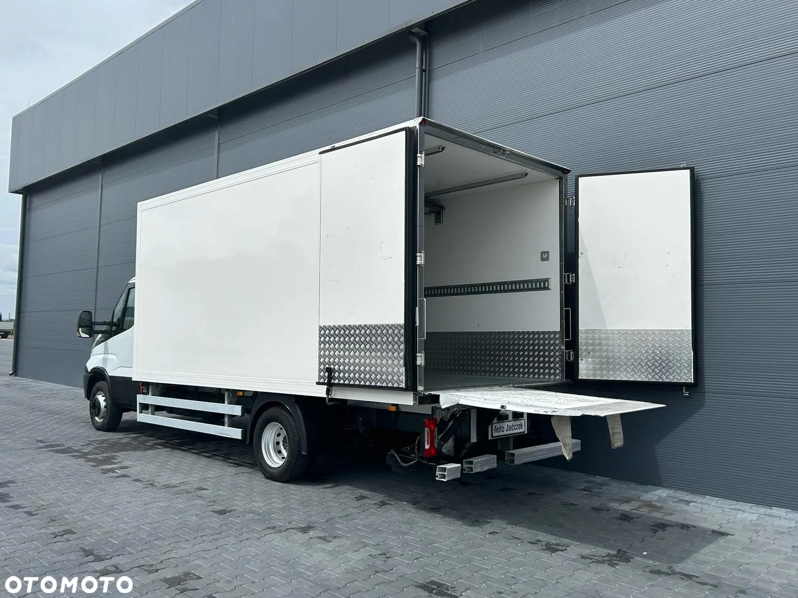 Iveco Daily 70C15 3.0 HPI Chłodnia Mroźnia 9 palet + winda 1000kg **Bez Adblue**Climatronic**Sprowadzony**2016R** - 6