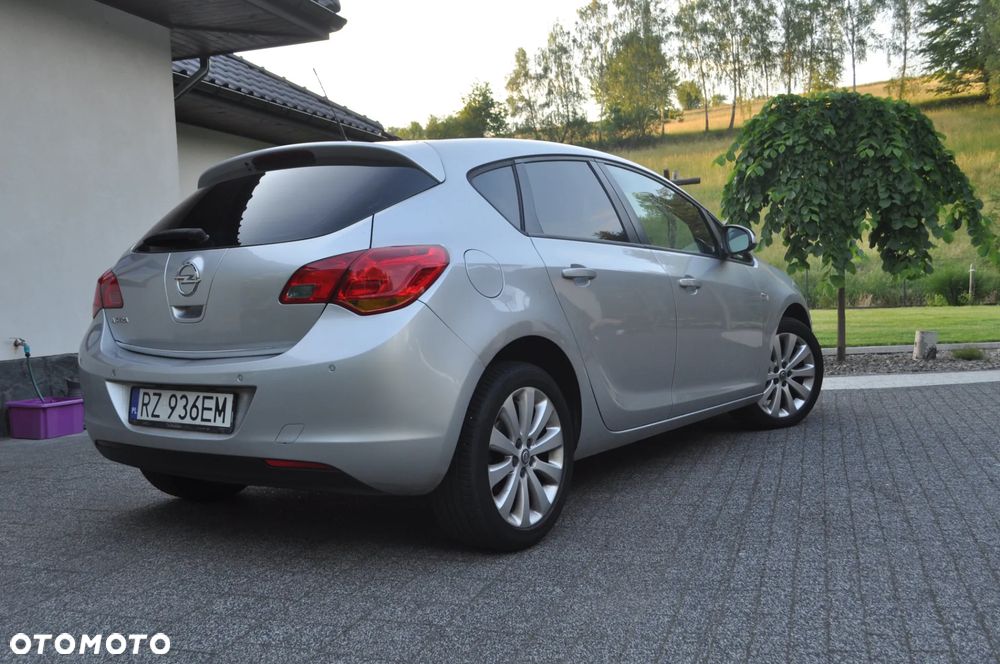 Opel Astra 1.6 Cosmo - 8