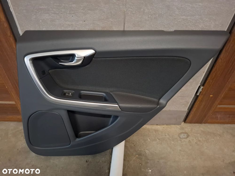 Boczek Drzwi prawy tył Volvo S60 II 2011 - 1