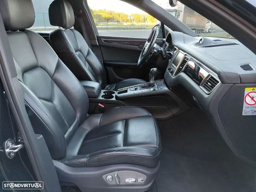 Porsche Macan S - 30