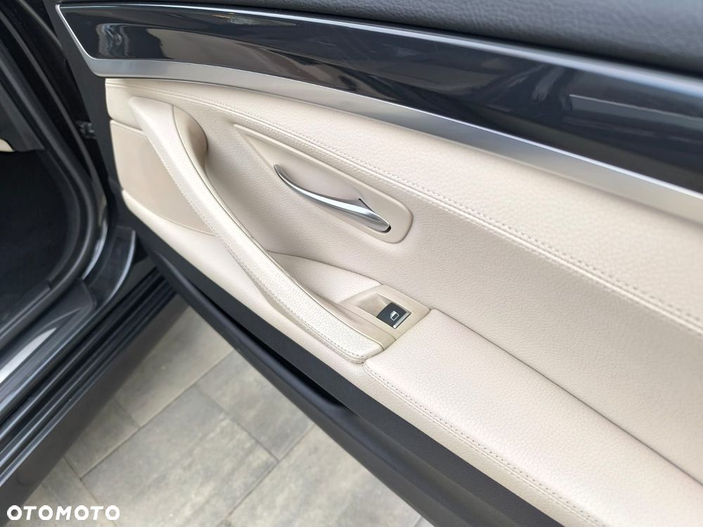 BMW Seria 5 520d xDrive - 30