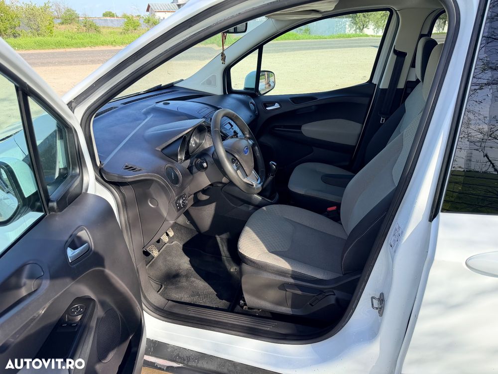 Ford Tourneo Courier - 6