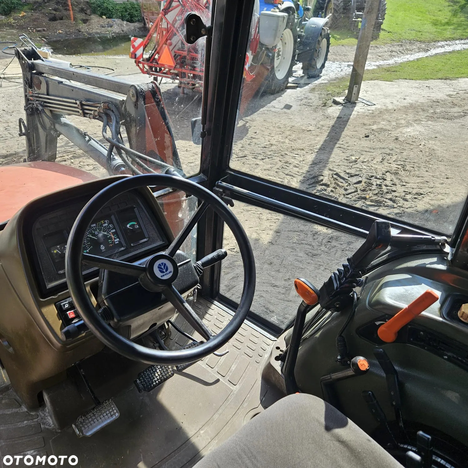 New Holland L75 - 14
