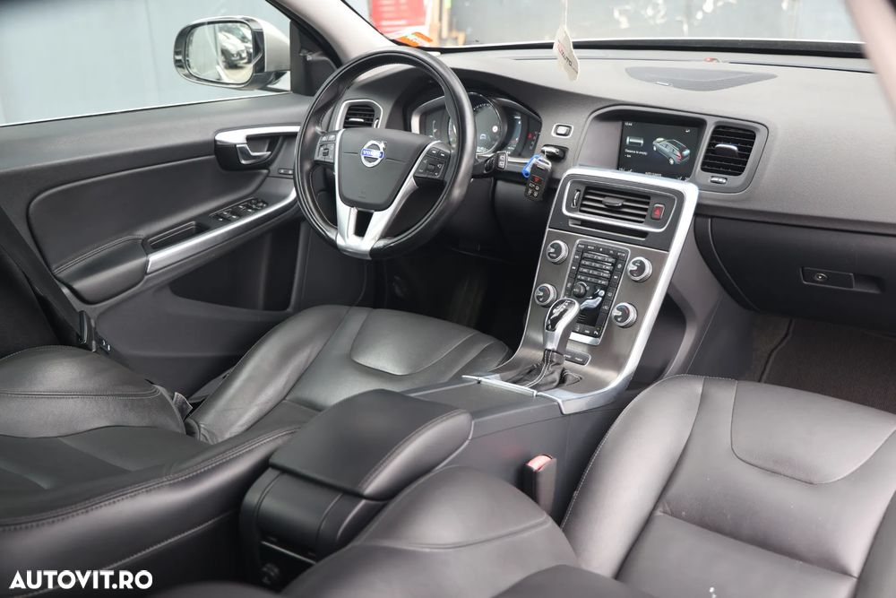 Volvo V60 D6 Plug-In-Hybrid AWD Geartronic Momentum - 19