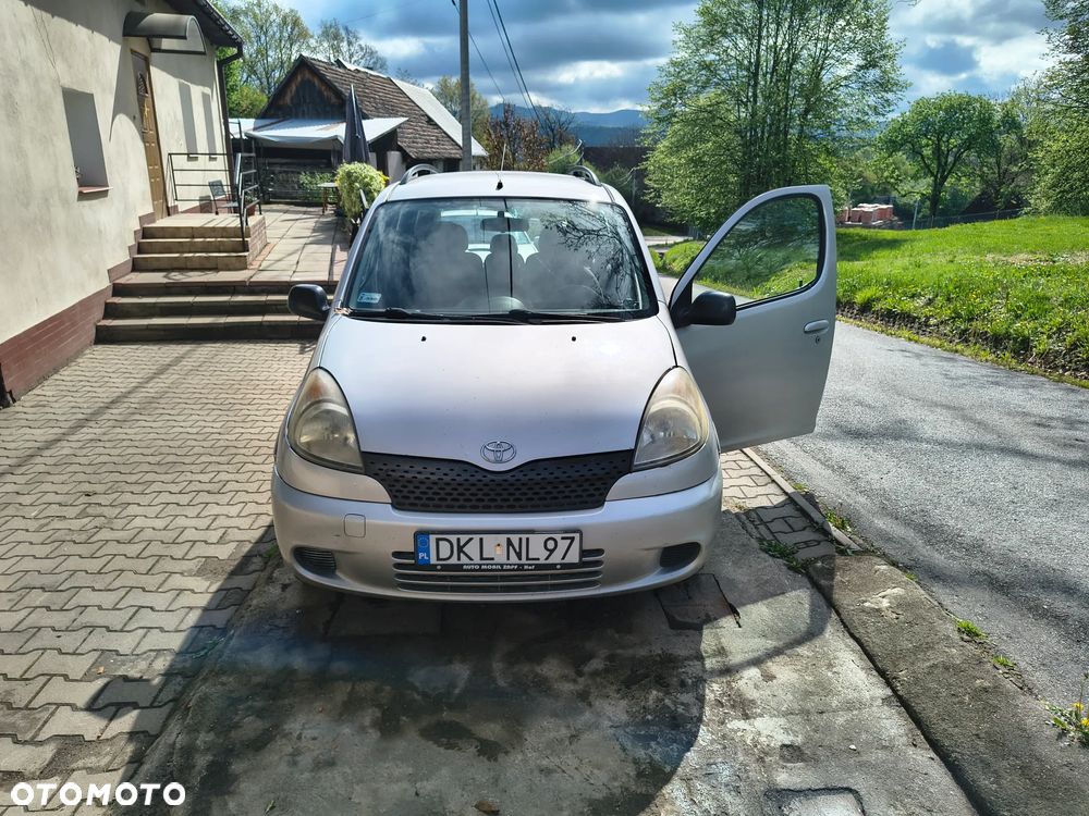 Toyota Yaris Verso 1.3 Sol - 4