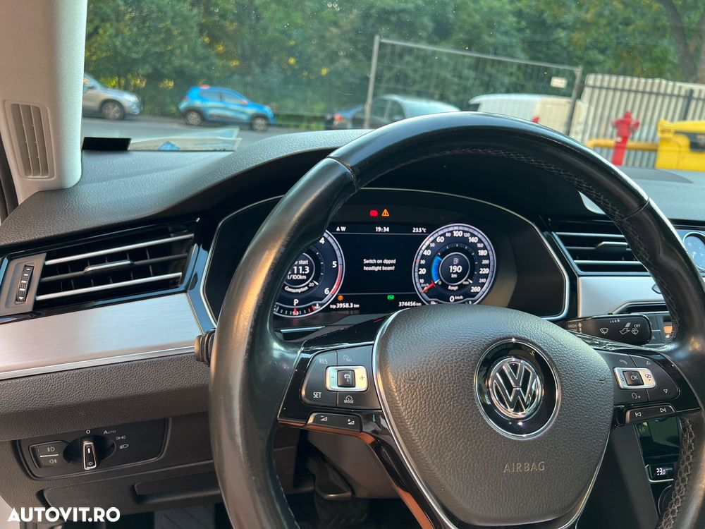 Volkswagen Passat - 9