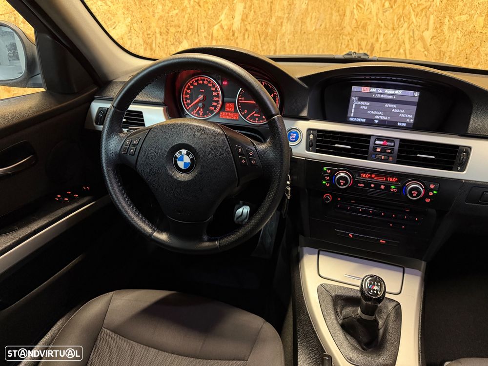 BMW 318 d DPF Edition Sport - 14