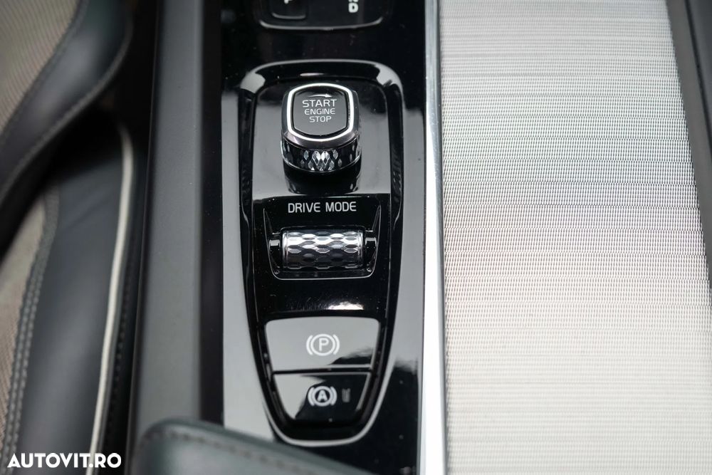 Volvo XC 60 B4 D AWD Geartronic RDesign - 32