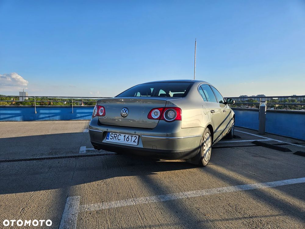 Volkswagen Passat 1.9 TDI Comfortline - 5
