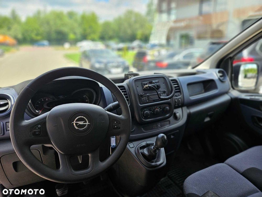 Opel Vivaro - 8