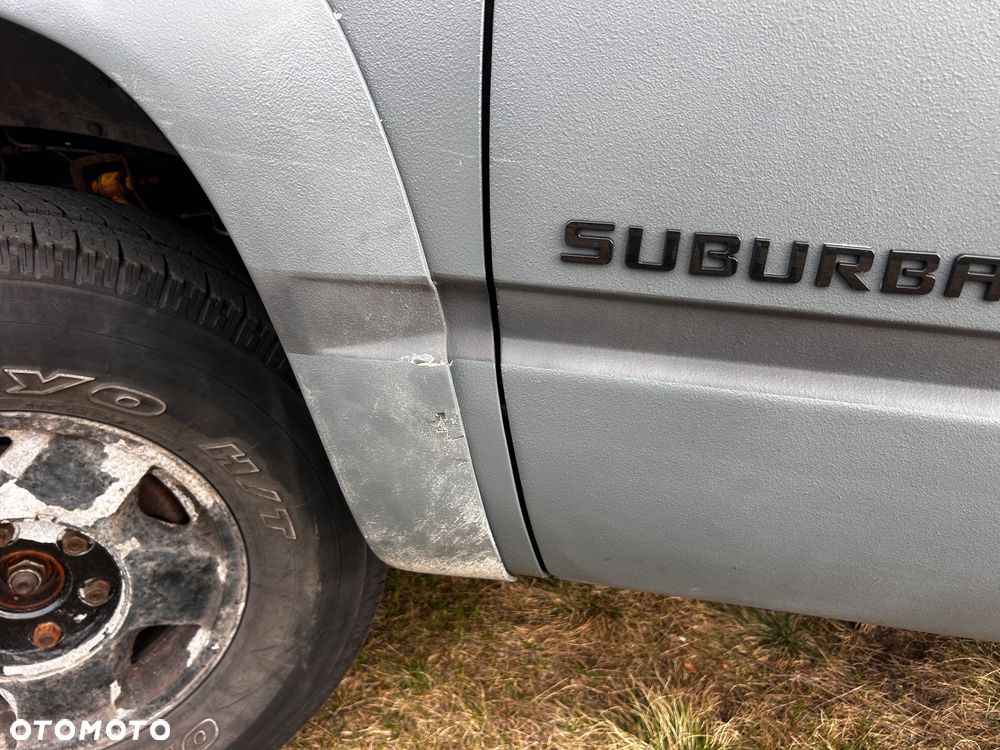 Chevrolet Suburban - 24