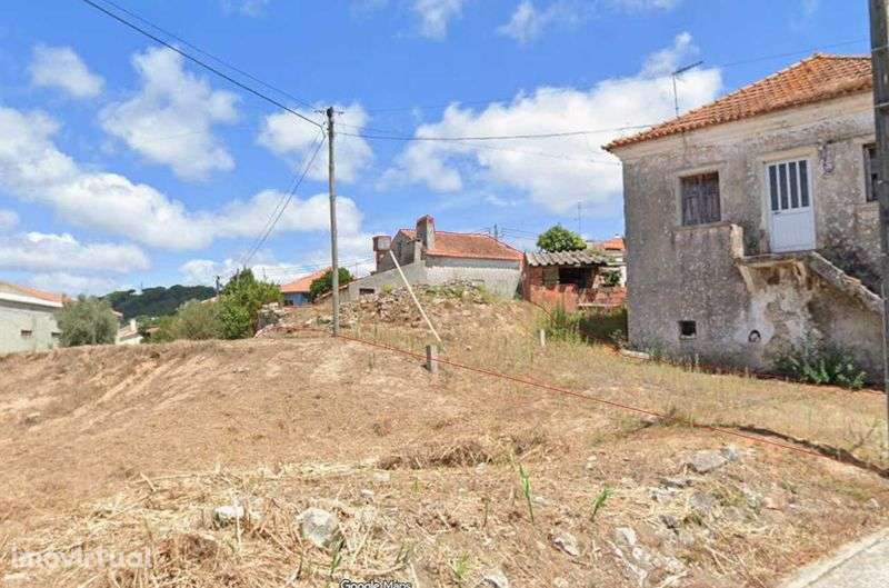 Moradia para Restaurar – Excelente Oportunidade - Grande imagem: 2/12