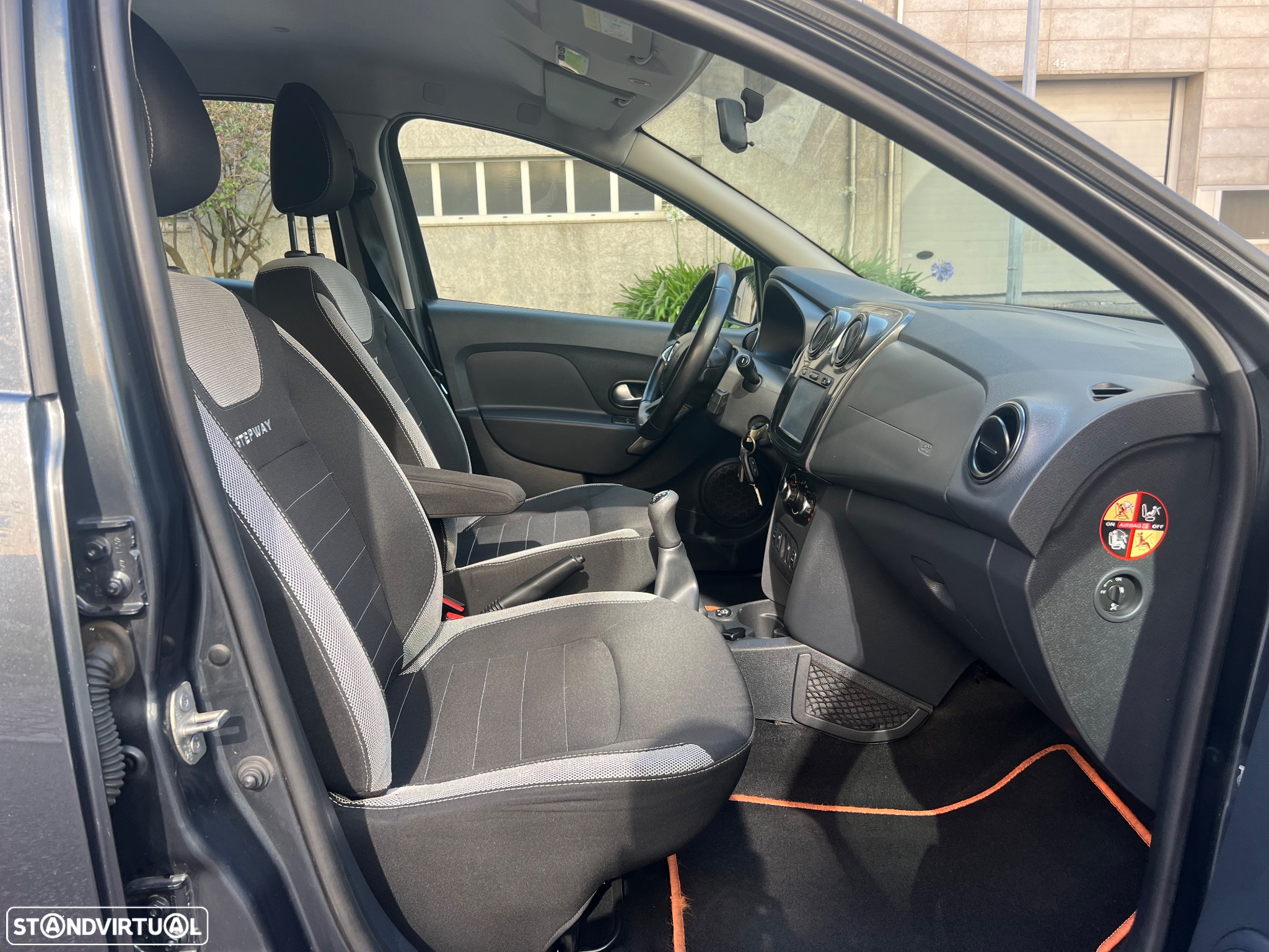 Dacia Sandero - 13