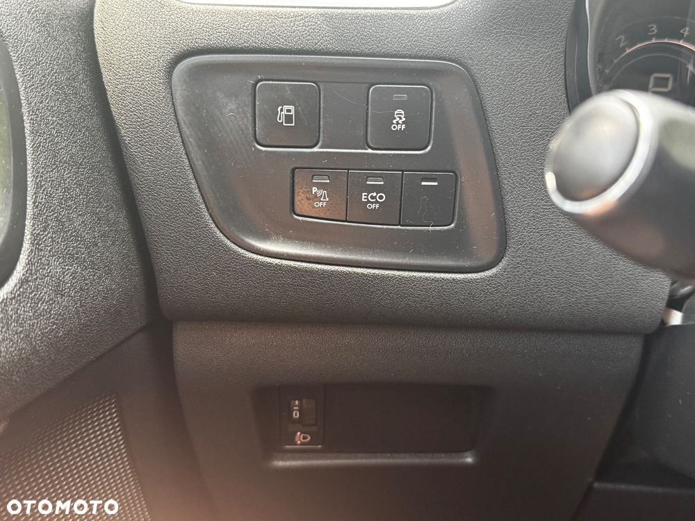 Citroën C4 e-HDi 115 ETG6 Exclusive - 13