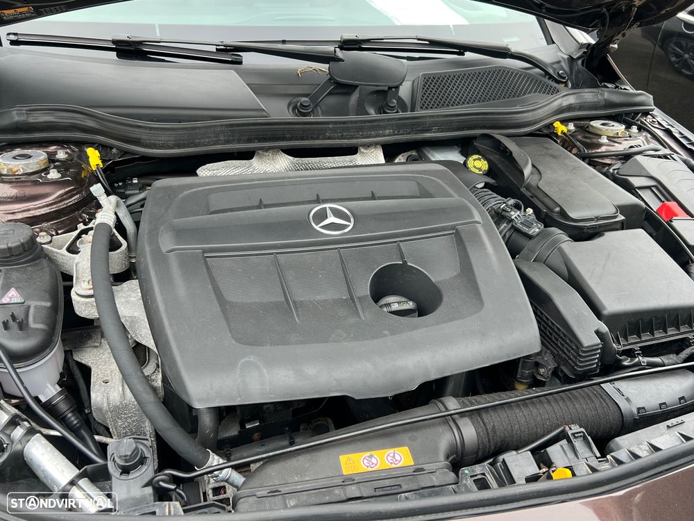 Mercedes-Benz CLA 180 d Shooting Brake Urban - 10