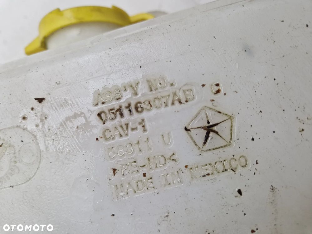 Zbiornik zbiorniczek spryskiwaczy Fiat Freemont - 2