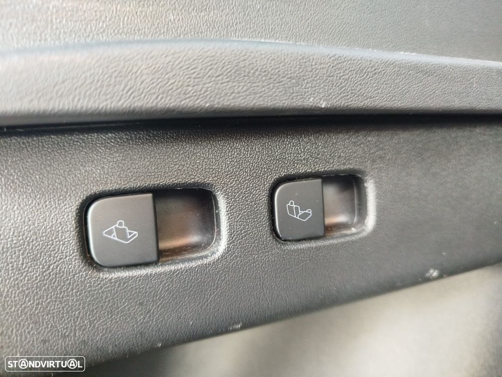 Tesla Model Y Tração Traseira Standard - 15