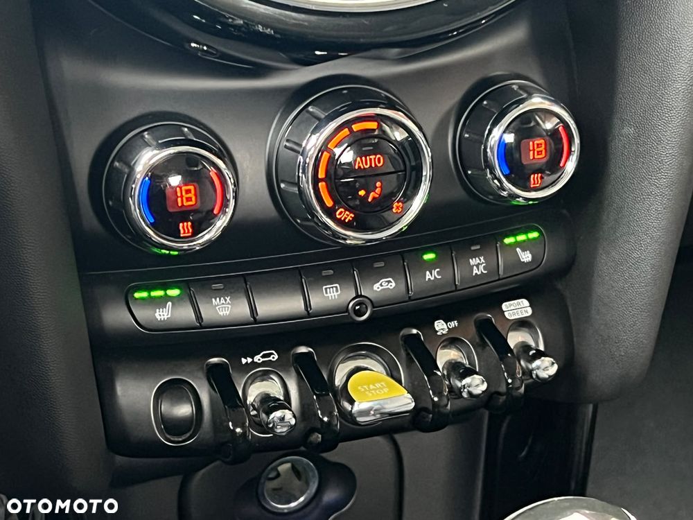 MINI Cooper SE Classic Trim - 28