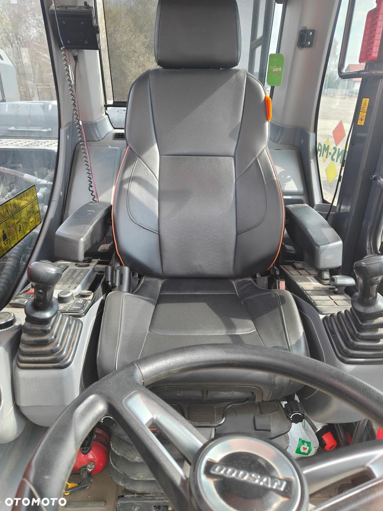 Doosan DX140W - 9