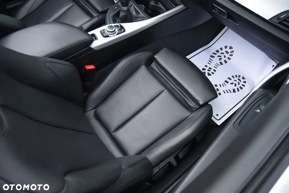 BMW Seria 2 220d M Sport - 39