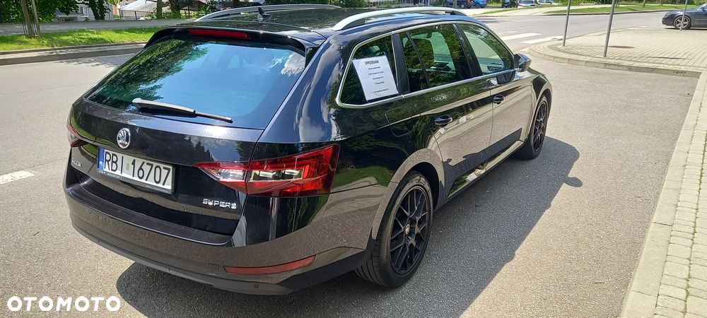 Skoda Superb 2.0 TDI Ambition - 13
