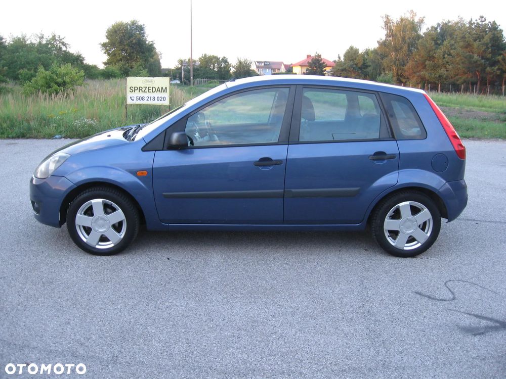 Ford Fiesta 1.3 Ambiente - 2