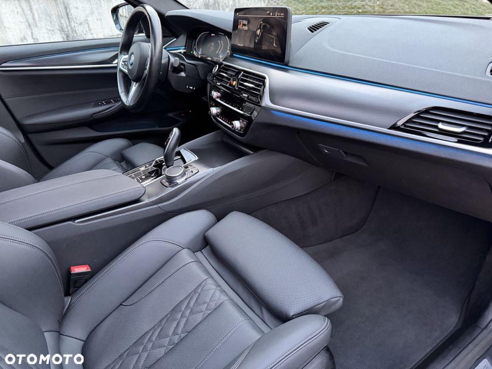 BMW Seria 5 530e xDrive M Sport sport - 21