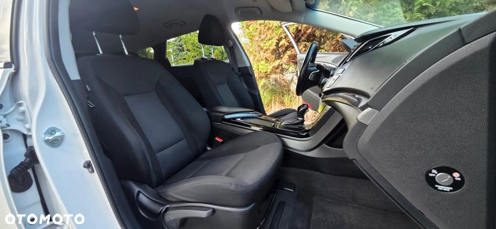 Hyundai i40 Kombi 1.7 CRDi DCT Premium - 38